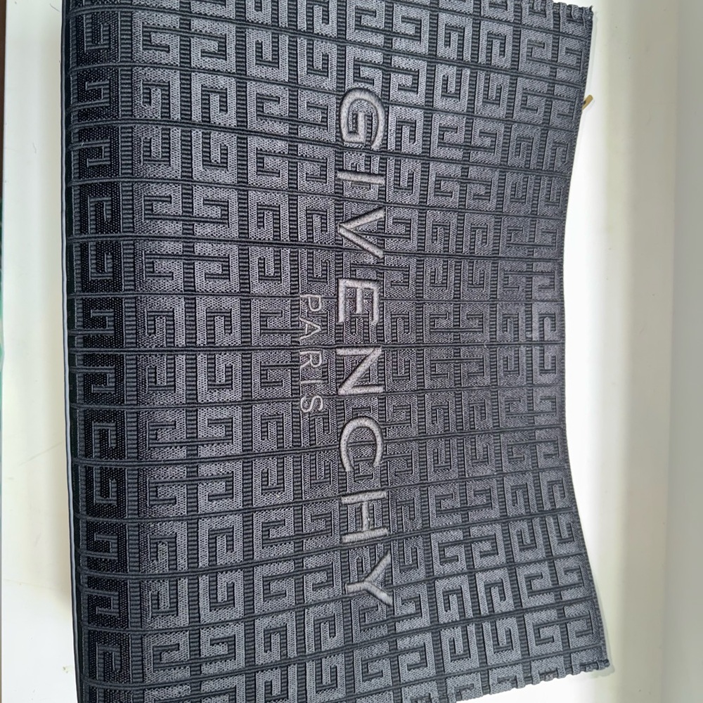 Givenchy G-Tote Medium w/ Chain 4G Monogram
